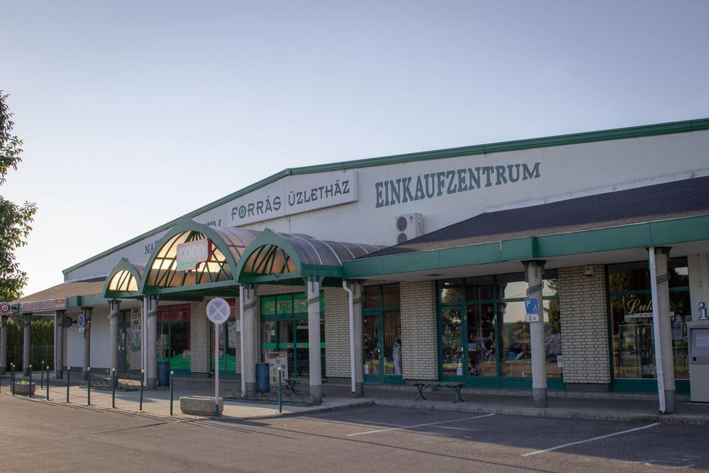 Marina-Buek Apartmanhaz Exteriör bild